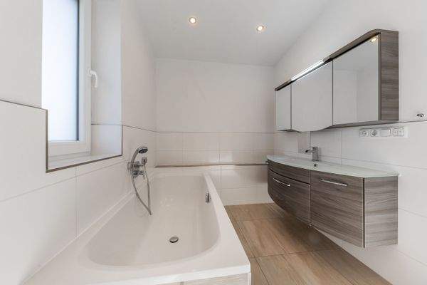 DI - Forbes Global Properties