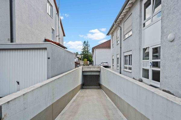 Tiefgaragen - Einfahrt