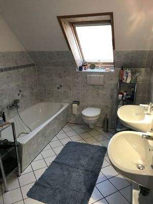Vollbad mit Fenster