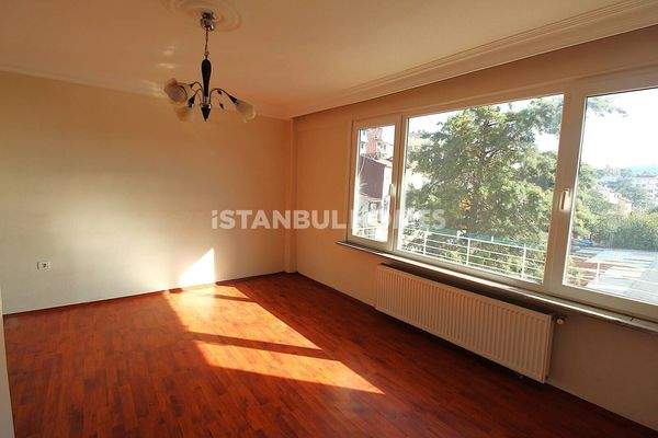 Spacious 3-Bedroom Flat Near the Bosphorus