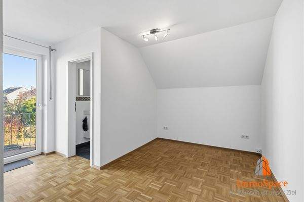 Schlafzimmer mit eigenem WC