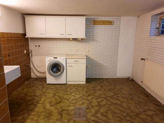 Kellergeschoss - Hauswirtschaftsraum - Ansicht 1