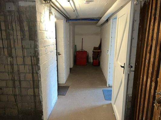Flur im Keller