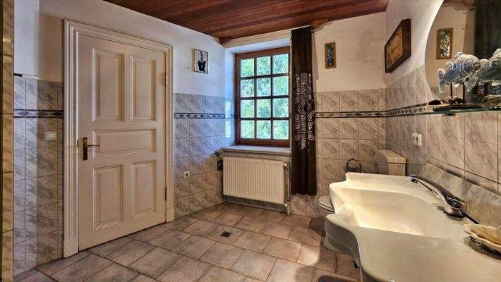 Bad im Obergeschoss: 9 m² groß