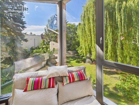 CAM03352G0-PR0080-STILL035