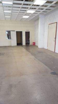 Halle innen - Sanitäranlagen