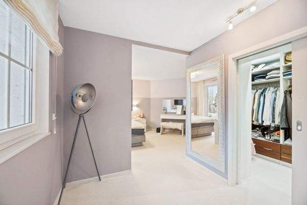 Ankleidebereich (Elternschlafzimmer) im OG