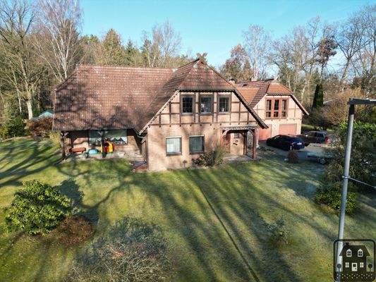 LANDLIEBE PUR: CHARMANTES ZWEIFAMILIENHAUS