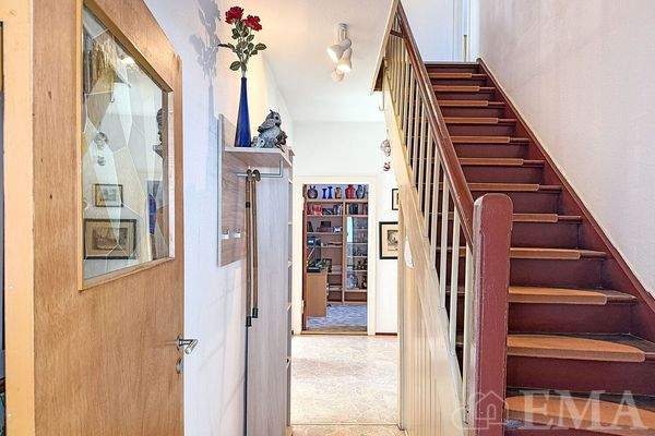 Flur mit Treppenanlage