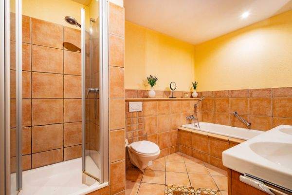 ...mit hochwertiger Ausstattung