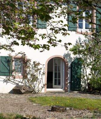 Rückansicht mit Ausgang aus dem Souterrain