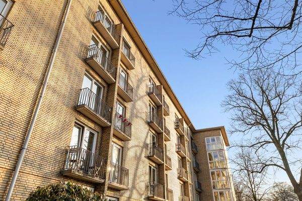 Außenansicht des gepflegten Mehrfamilienhauses