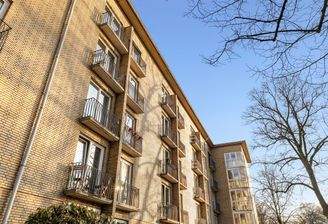 Außenansicht des gepflegten Mehrfamilienhauses