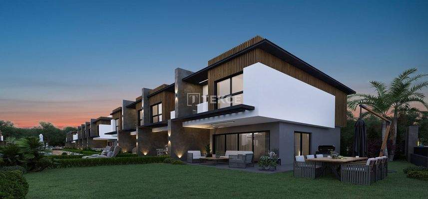 Villas Close to the Sea in a Complex with Pool in Kuşadası Turkey