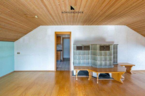 ...mit gemütlichem Kachelofen und...