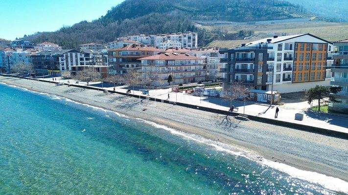 Sea-View Apartments in Yalova Next to the Beach in Çınarcık