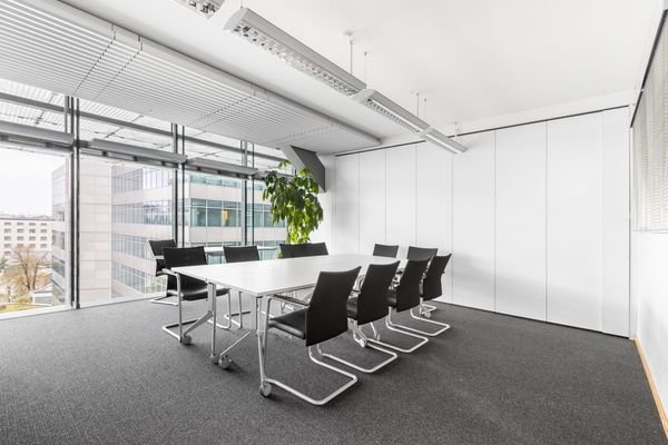 Regus KuDamm 504 BERLIN Germany Large Meeting Room