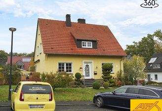 Zweifamilienhaus mit Garage