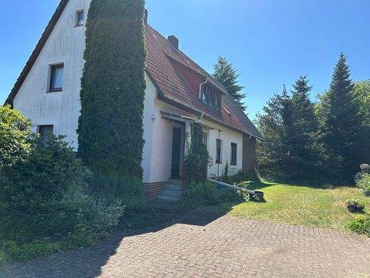 3031 Hof- und Seitenansicht