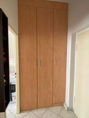 Begehbarer Schrank im Flur!