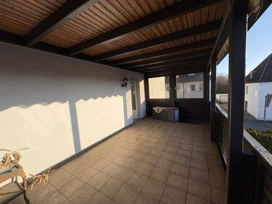 überdachter Balkon OG