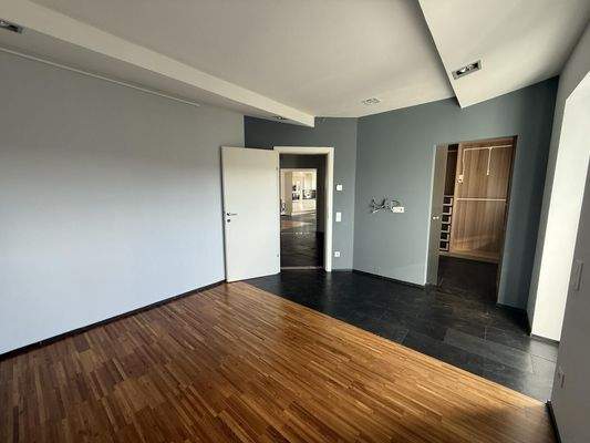 20251014_114759686_iOS