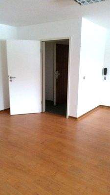 04. Eingang Büro.JPG