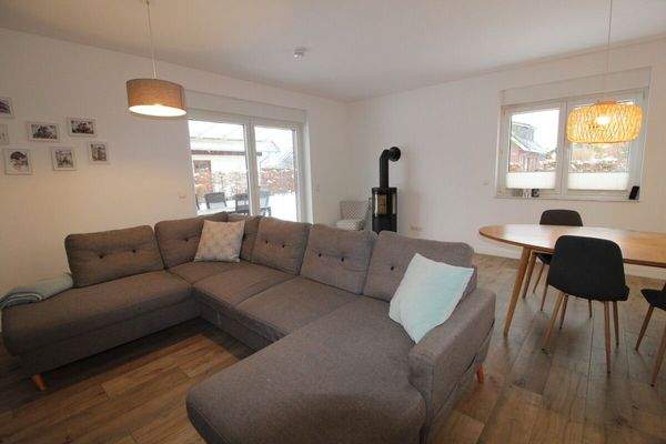 5 - Wohnzimmer mit Kamin