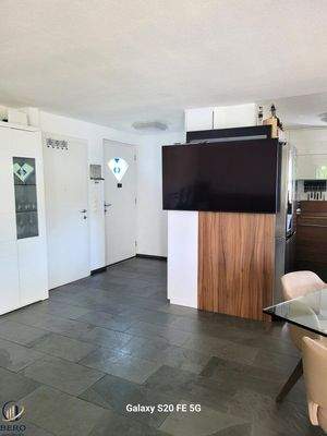 Vorraum+ Abgang in den Wohnkeller