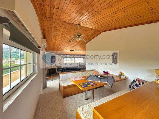 8ef75d4348754d55a92f55212c91d39a-original