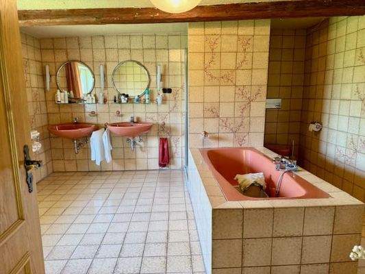 das Bad im OG