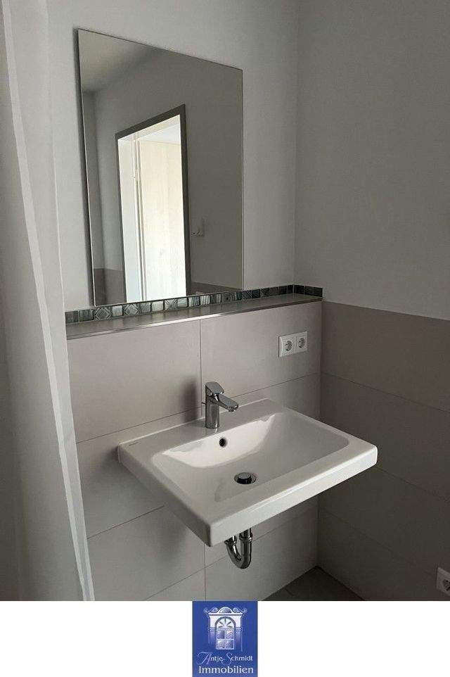Individuelle Dachwohnung mit hochwertiger Ausstattung im Neubau! EBK, Lift! - Photo 2