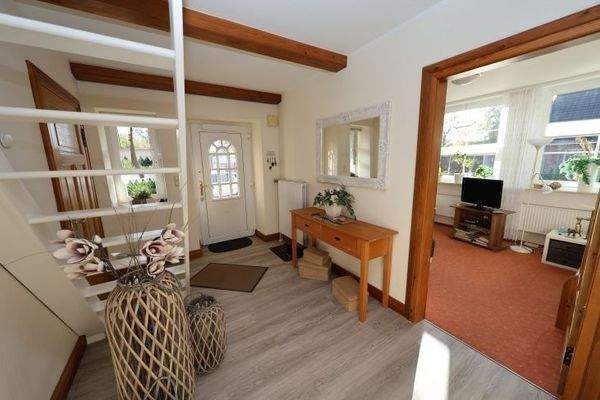 Eingangsdiele (rechte Haushälfte)