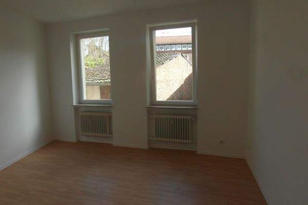 Apartment Wohnraum zur Hofseite.JPG