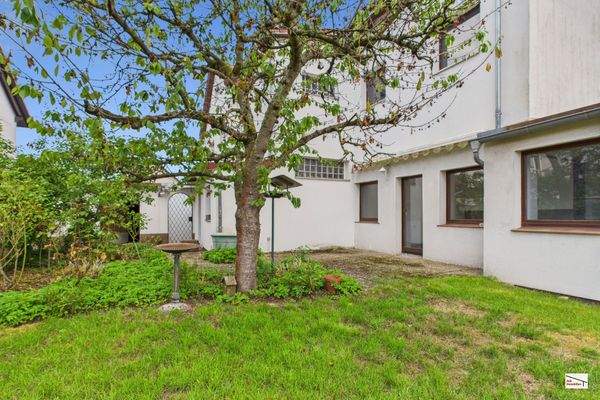 seitliche Hausansicht