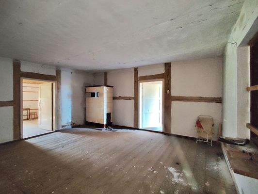 Raum 1 mit Kachelofen