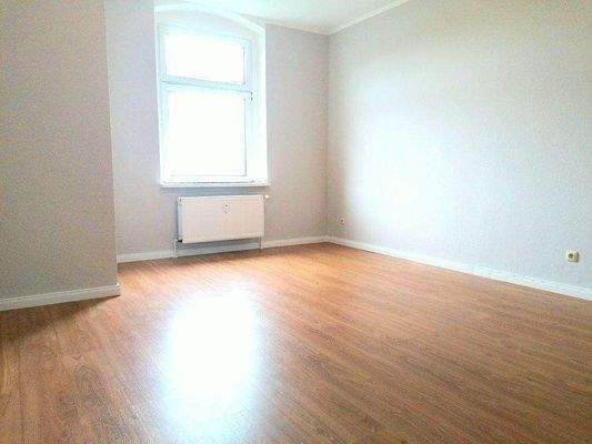 Kinderzimmer 1 mit Laminat