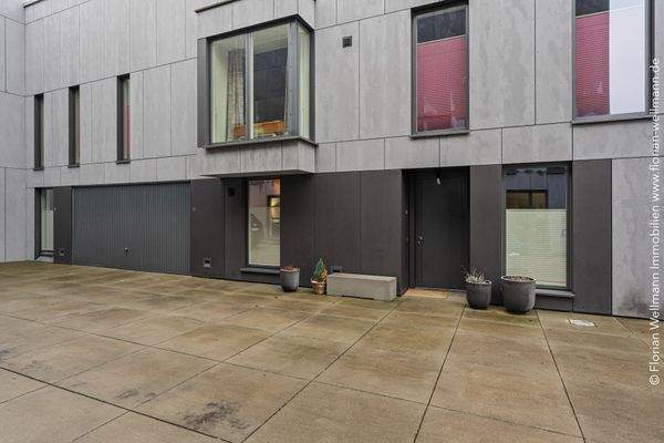 Stellfläche vor dem Loft inkl. Garage (41,12 m²)