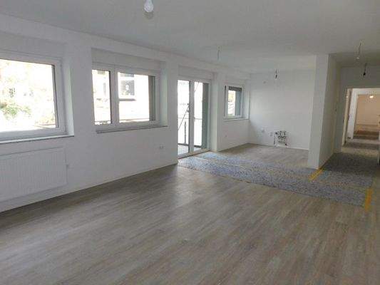 4 Wohnzimmer m. offener Küche