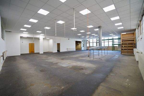 großzügige Hallenfläche