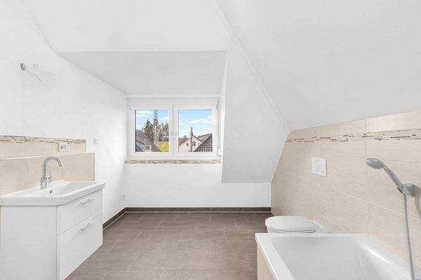 Großes Tageslichtvollbad...