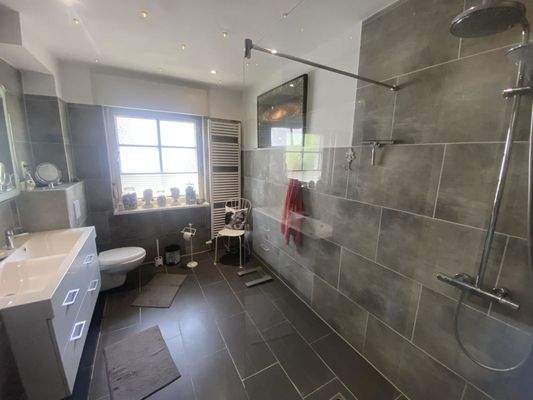 Wohnung EG - Badezimmer