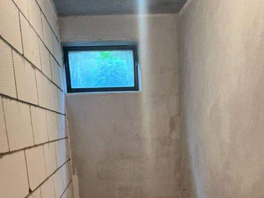 Kellerraum (ca.4,5m lange und 1,5m breit