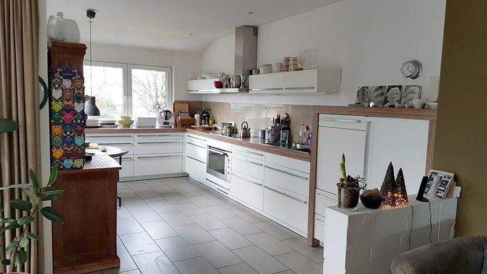 Moderne Einbauküche OG