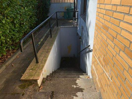 TREPPE ZUM KELLER