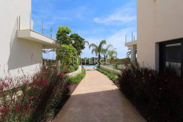 Apartments with Golf Course Views in Pilar de la Horadada