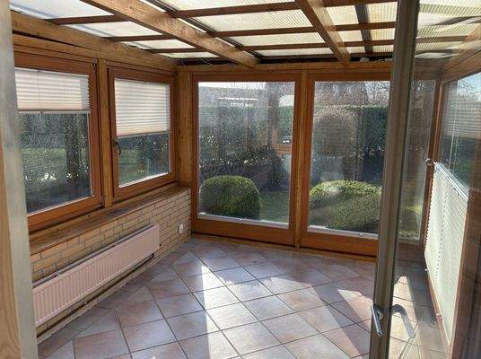 lichtdurchfluteter Wintergarten