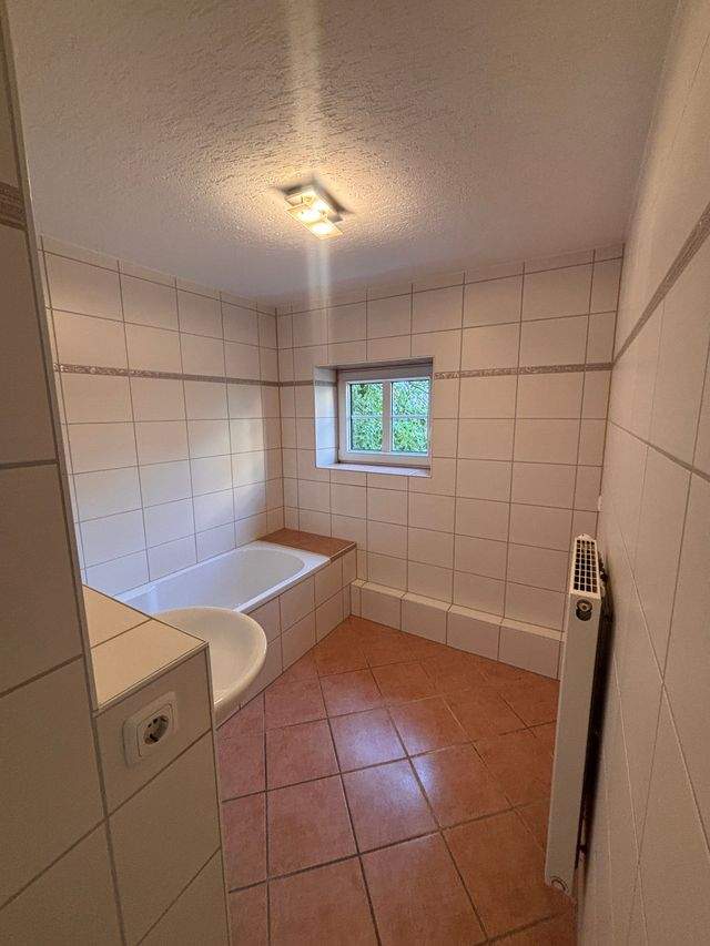 Einbauküche Möglich! Sonnige 2-Raum-Wohnung im Erdgeschoss zu vermieten - Foto 4