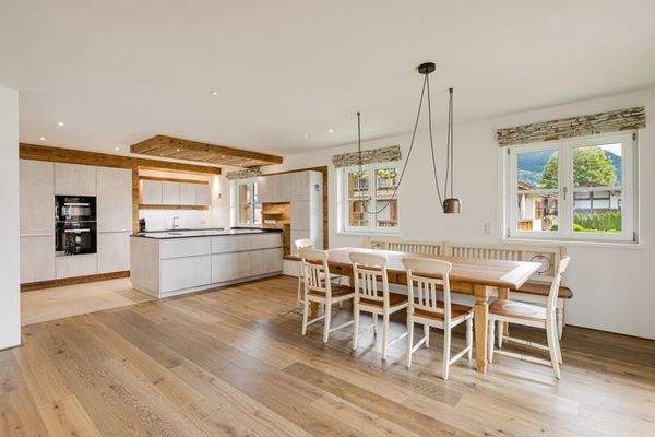 Küche mit Essbereich