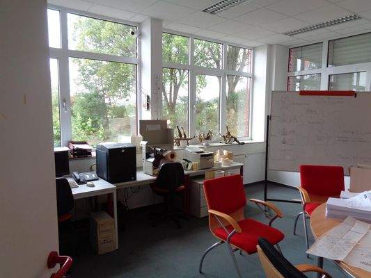 Die helle Bürofläche